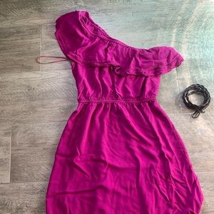 💜💜Magenta off shoulder summer dress💜💜comes with dark brown accessory belt!